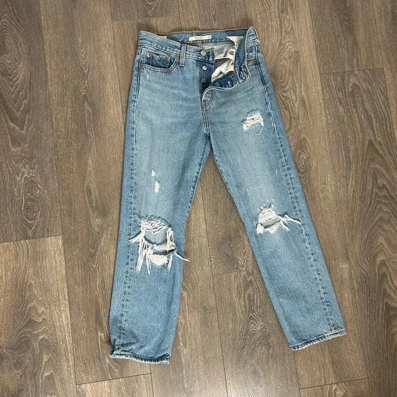 LEVI’s Wedgie Straight Fit Jeans Authentically Yours Medium Wash High Rise Denim - Picture 9 of 15